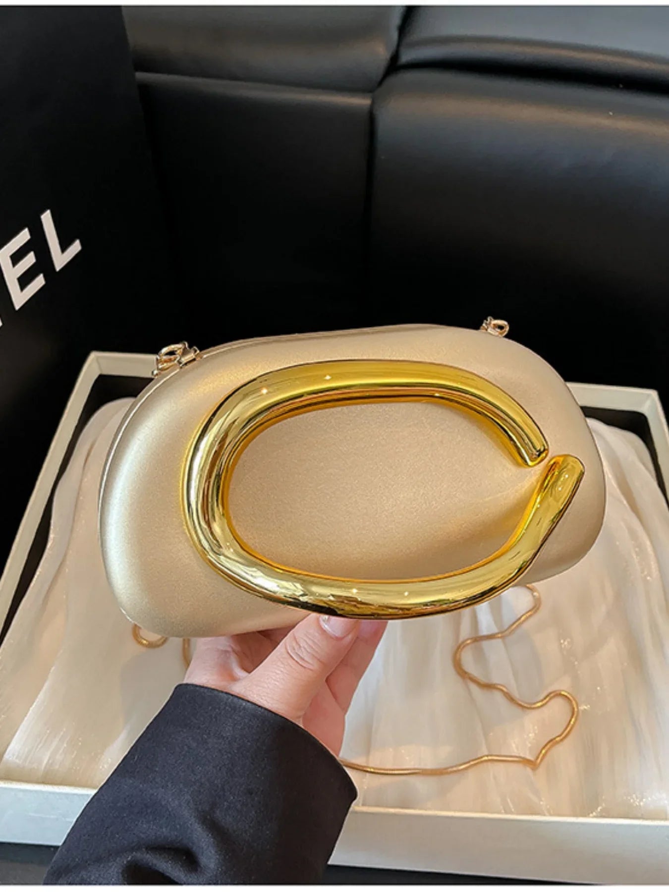 The Laura Clutch